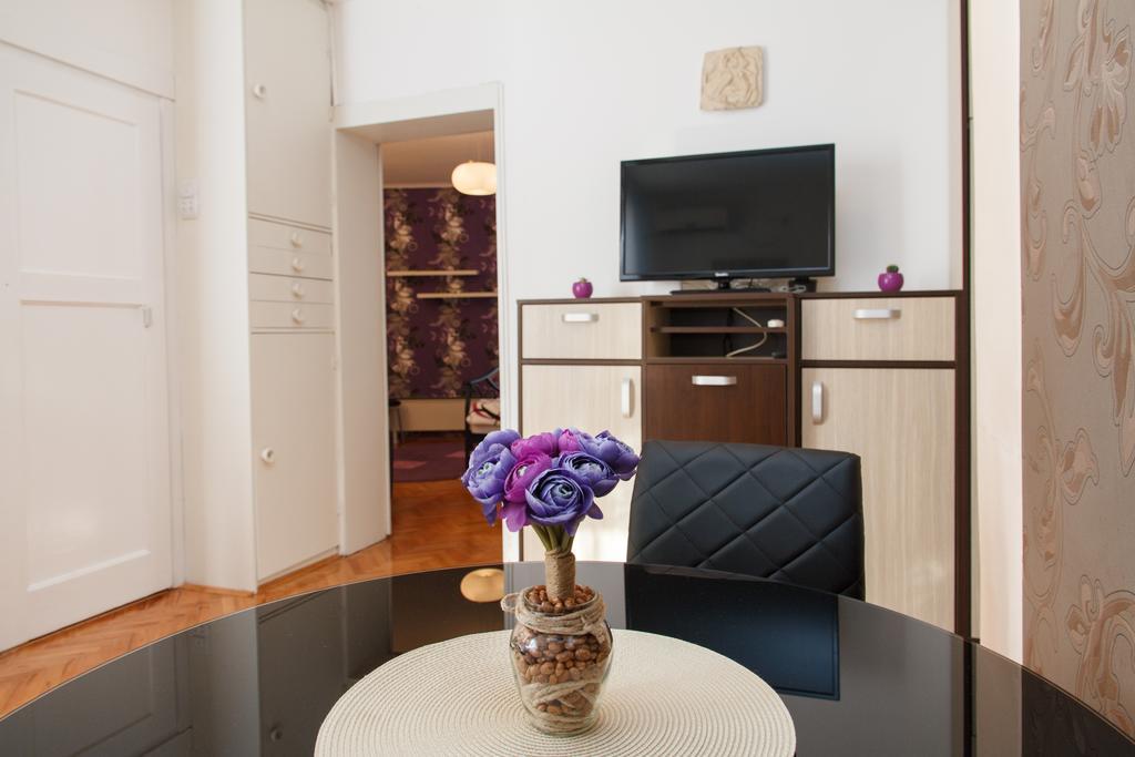 Stay In Apartments Βελιγράδι Δωμάτιο φωτογραφία